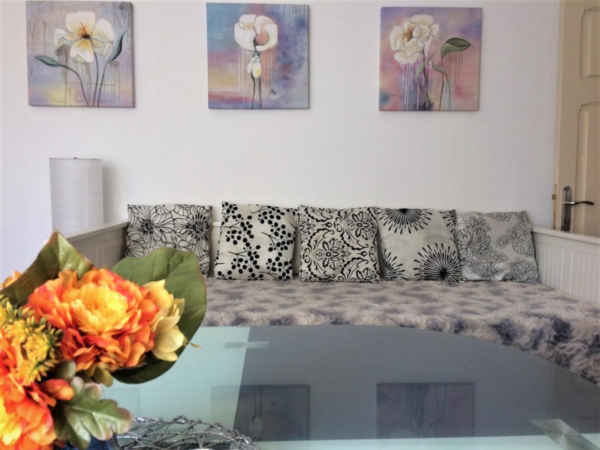 Ludvika Elegance Apartment Liepāja Kültér fotó